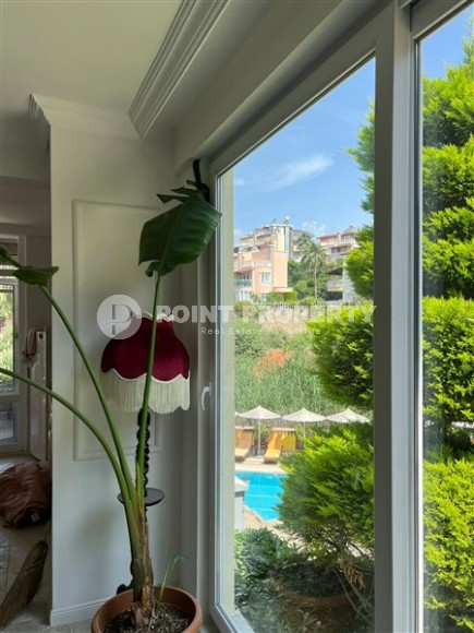 Трехэтажная вилла-близнец с великолепным садом в Кестеле!-id-8270-фото-7