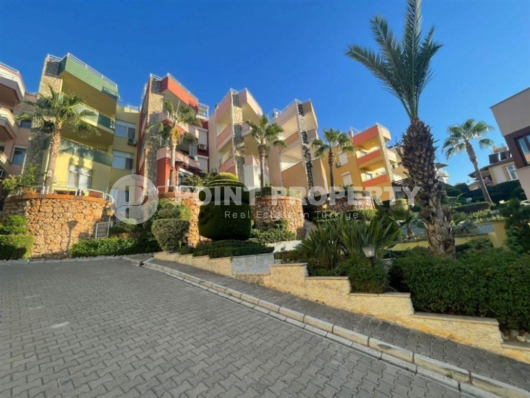 Трехэтажная вилла-близнец с великолепным садом в Кестеле!-id-8270-фото-10