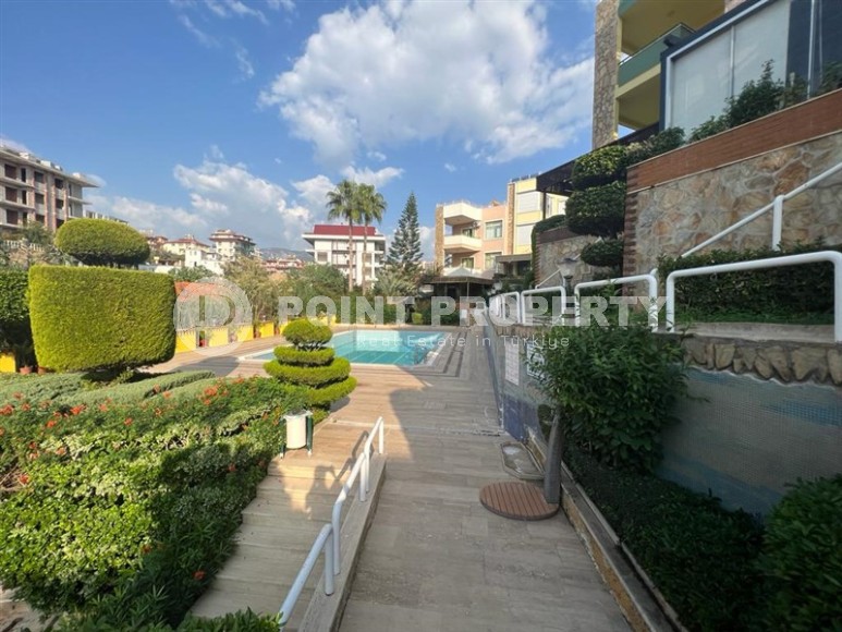 Трехэтажная вилла-близнец с великолепным садом в Кестеле!-id-8270-фото-11