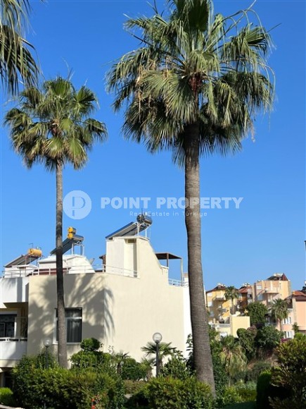 Трехэтажная вилла-близнец с великолепным садом в Кестеле!-id-8270-фото-18