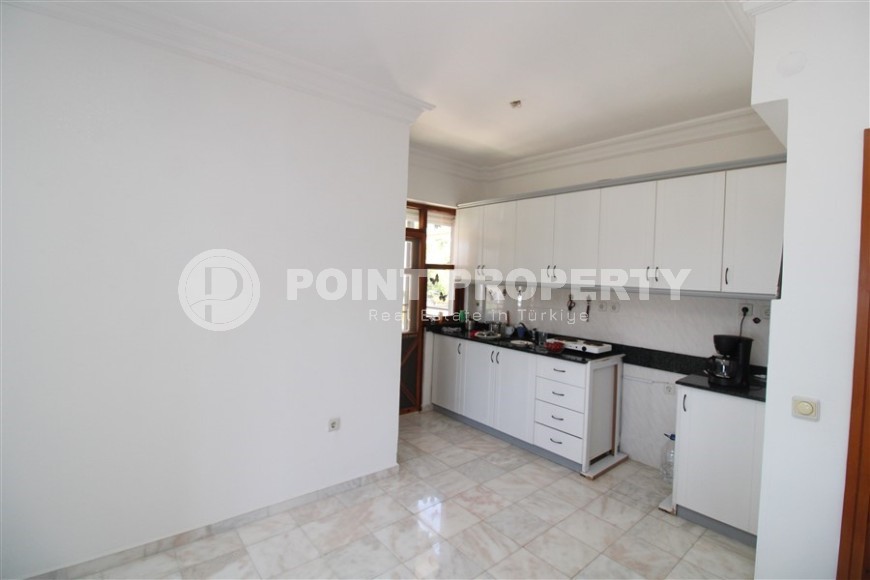 Panoramic twin villa in Kargicak area!-id-8276-photo-2