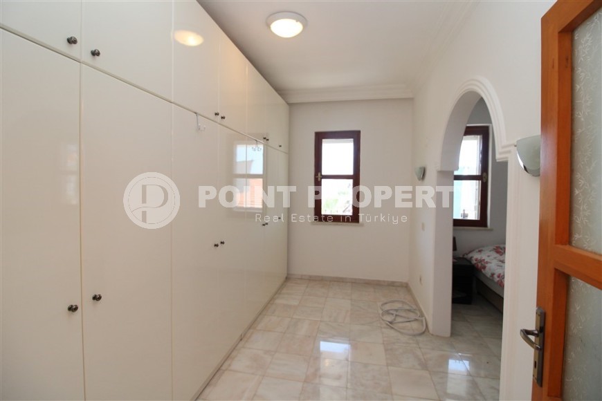 Panoramic twin villa in Kargicak area!-id-8276-photo-7