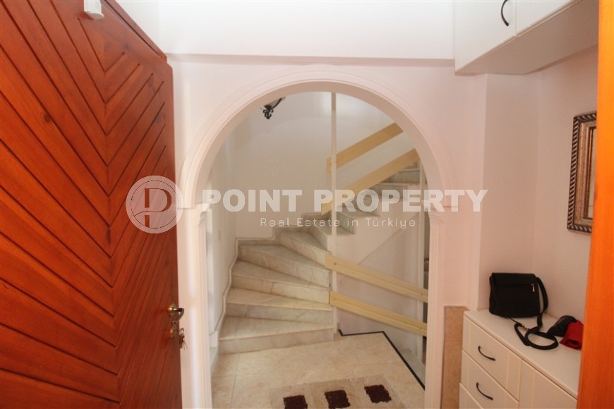 Panoramic twin villa in Kargicak area!-id-8276-photo-8