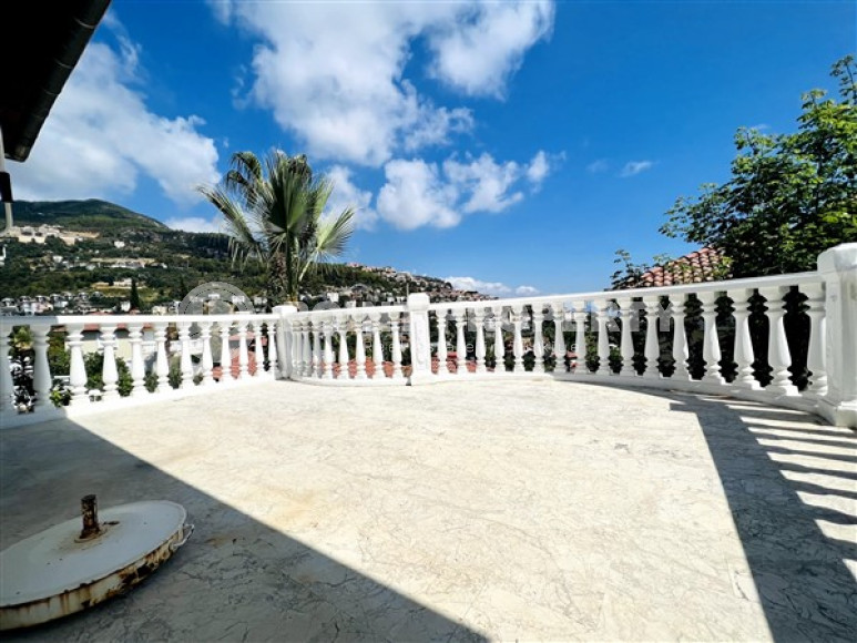 Меблированная вилла с тремя спальнями, 190м², с потрясающими видами в районе Алании - Сугёзю-id-1652-фото-14