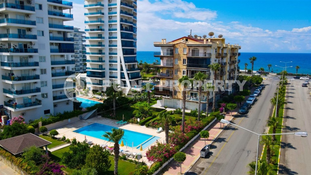 Трехкомнатная квартира у самого берега моря в Махмутларе-id-8338-фото-1