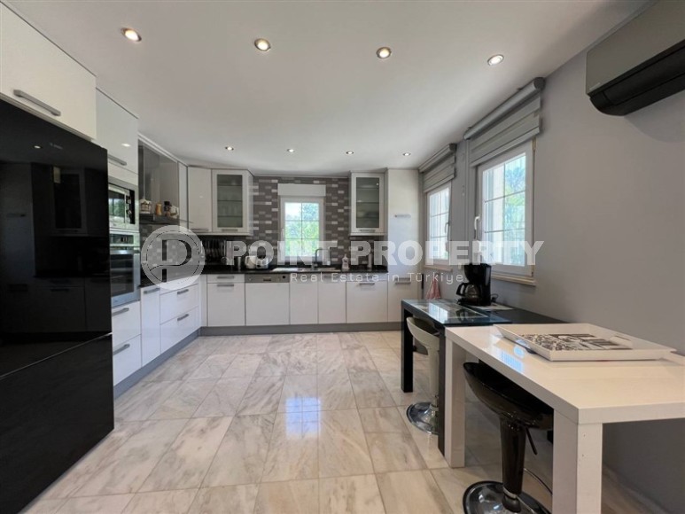 Великолепная вилла с собственным садом в районе Инжекум-id-8344-фото-2