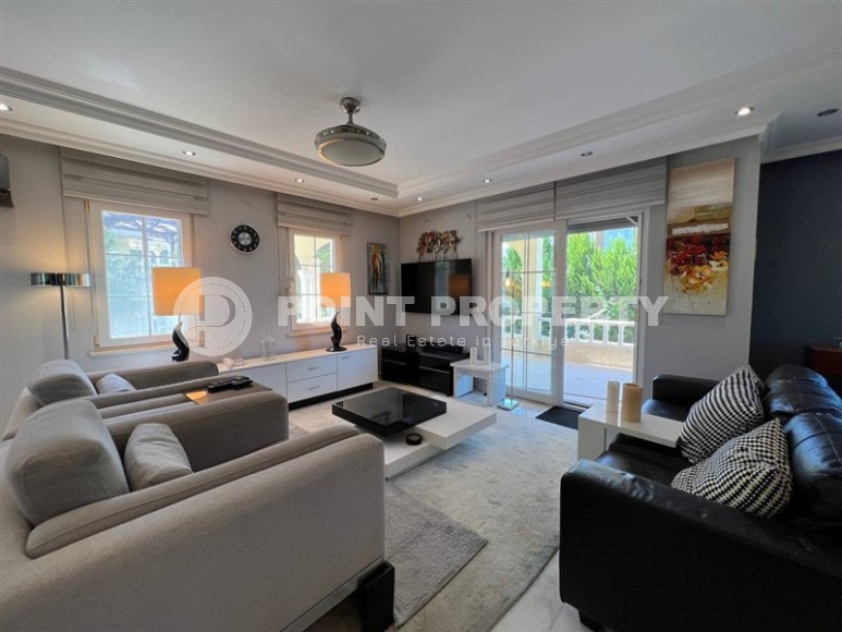 Великолепная вилла с собственным садом в районе Инжекум-id-8344-фото-7