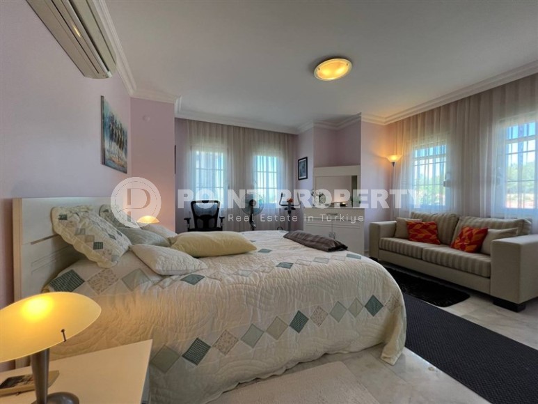 Великолепная вилла с собственным садом в районе Инжекум-id-8344-фото-9