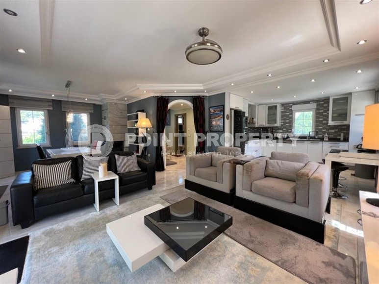 Великолепная вилла с собственным садом в районе Инжекум-id-8344-фото-12