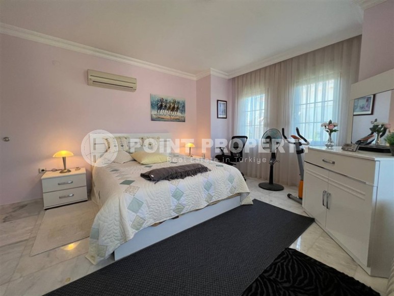 Великолепная вилла с собственным садом в районе Инжекум-id-8344-фото-13