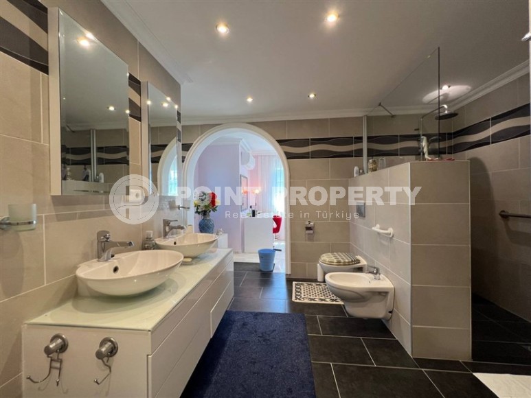 Великолепная вилла с собственным садом в районе Инжекум-id-8344-фото-18