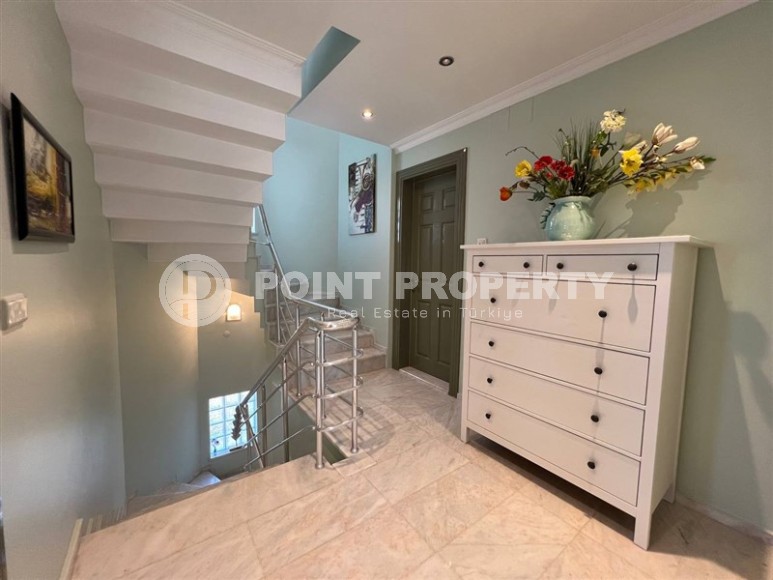 Великолепная вилла с собственным садом в районе Инжекум-id-8344-фото-19