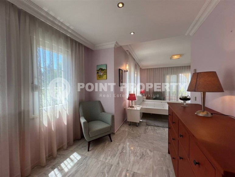 Великолепная вилла с собственным садом в районе Инжекум-id-8344-фото-21