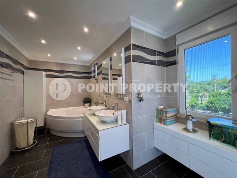 Великолепная вилла с собственным садом в районе Инжекум-id-8344-фото-23