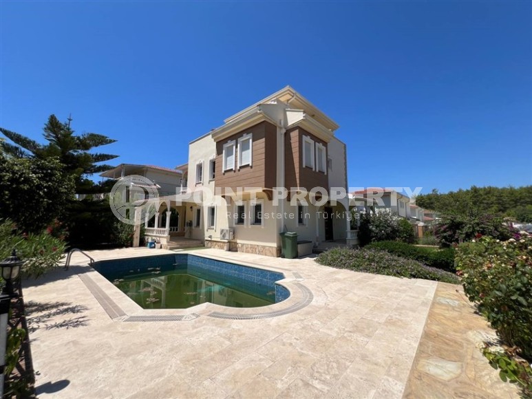 Великолепная вилла с собственным садом в районе Инжекум-id-8344-фото-31