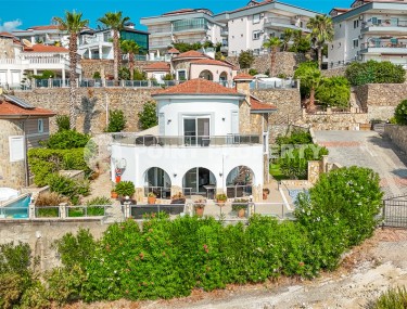 Villa 3+1 with panoramic sea view in Kargicak-id-8384-photo-2