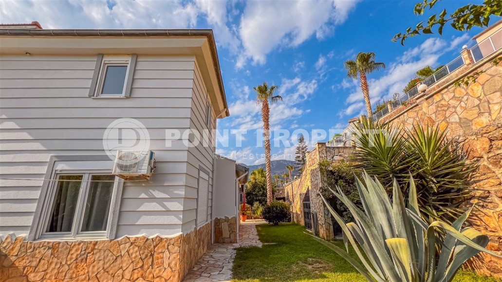 Вилла 3+1 с панорамным видом на море в районе Каргыджак-id-8384-фото-3