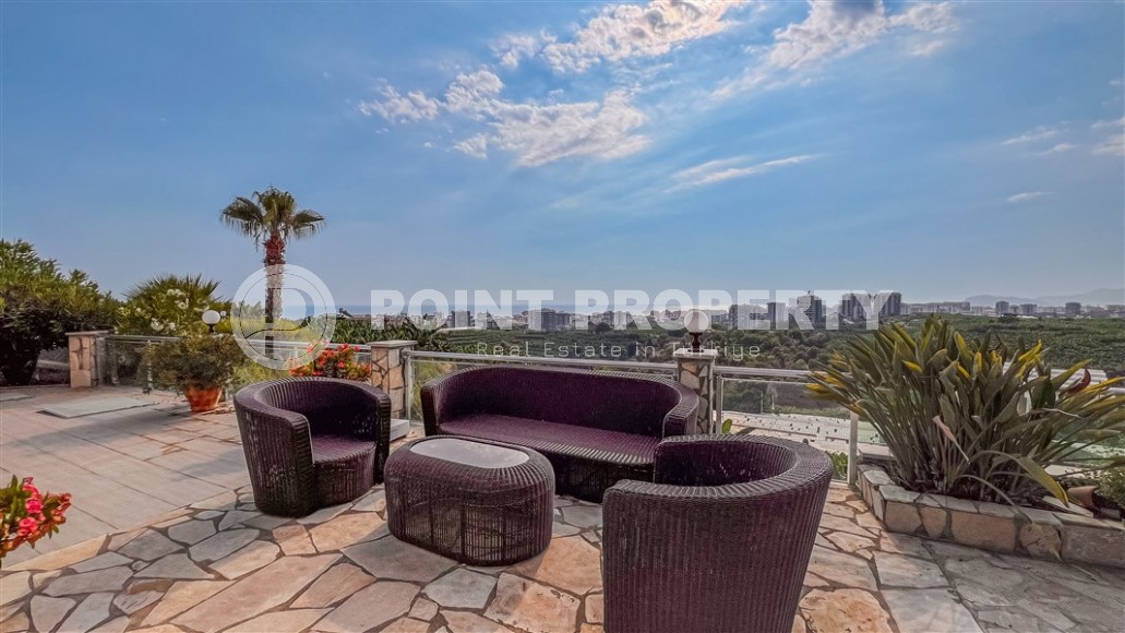 Вилла 3+1 с панорамным видом на море в районе Каргыджак-id-8384-фото-7