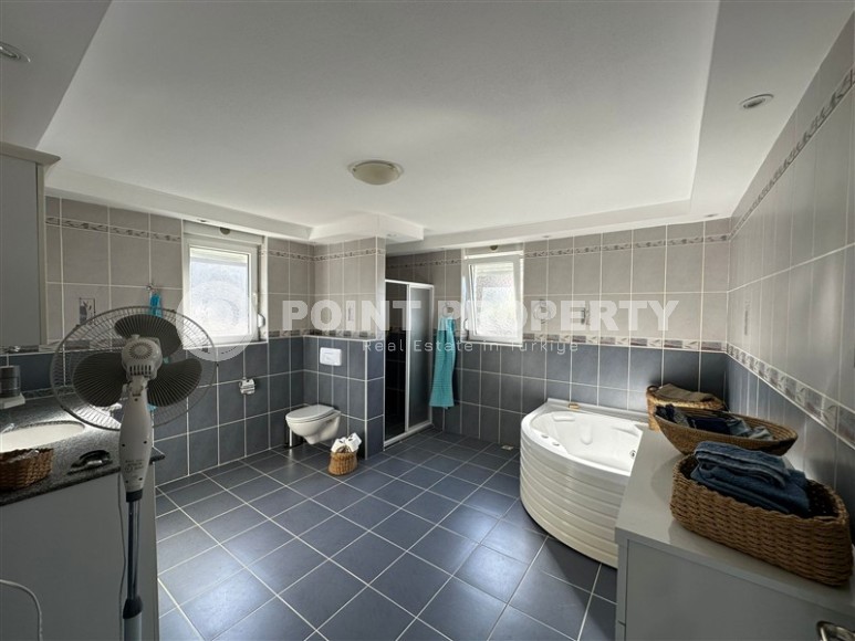 Вилла 3+1 с панорамным видом на море в районе Каргыджак-id-8384-фото-21