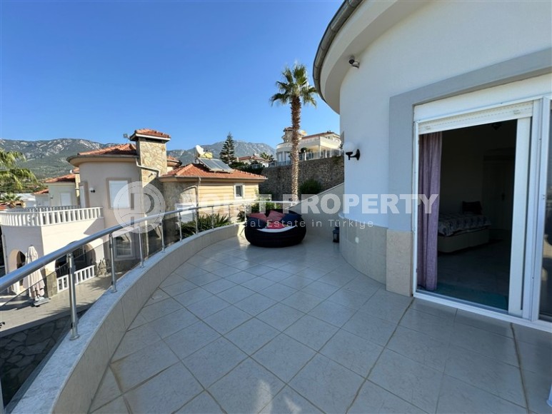 Вилла 3+1 с панорамным видом на море в районе Каргыджак-id-8384-фото-26