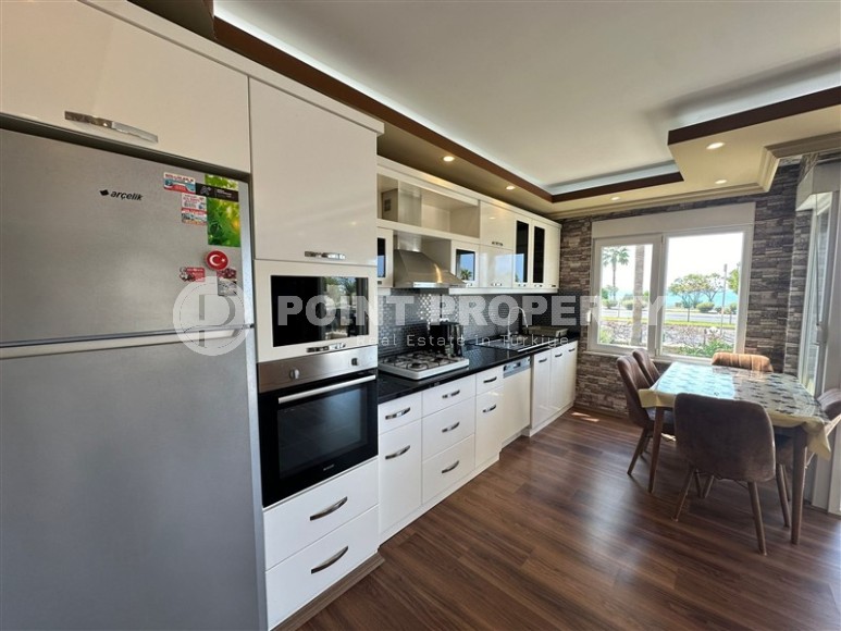 Роскошная квартира на первой береговой линии в Кестеле-id-8410-фото-6