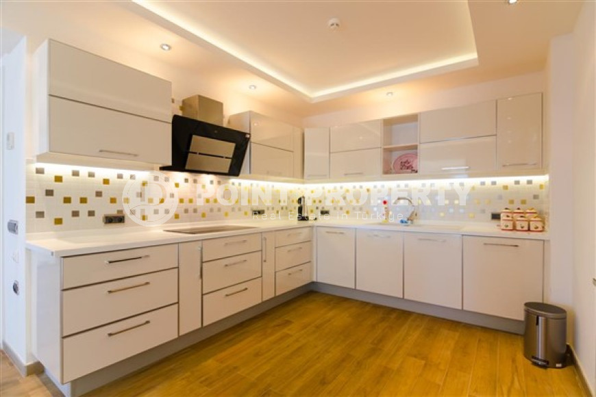 Элитная недвижимость в Алании: шикарная трехэтажная вилла 5+1, 520м², в уникальной резиденции в Конаклы.-id-1663-фото-11