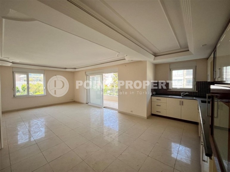 Квартира с двумя спальнями в европейском районе Алании, Оба.-id-8447-фото-3