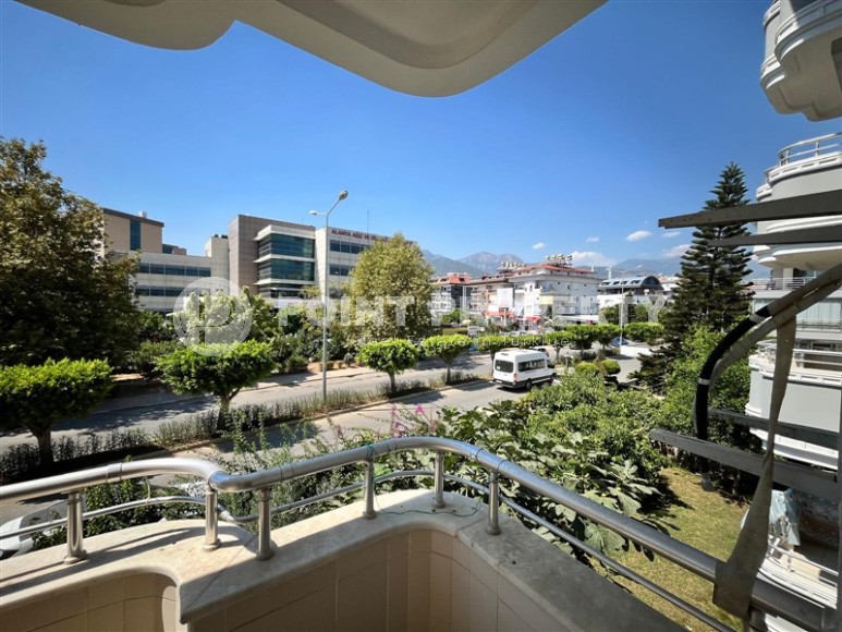 Квартира с двумя спальнями в европейском районе Алании, Оба.-id-8447-фото-13