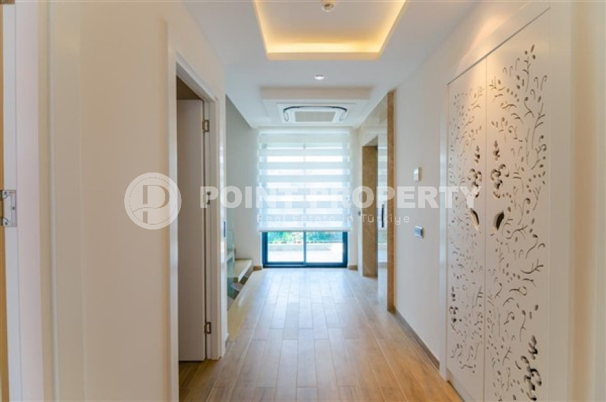 Элитная недвижимость в Алании: шикарная трехэтажная вилла 5+1, 520м², в уникальной резиденции в Конаклы.-id-1663-фото-33