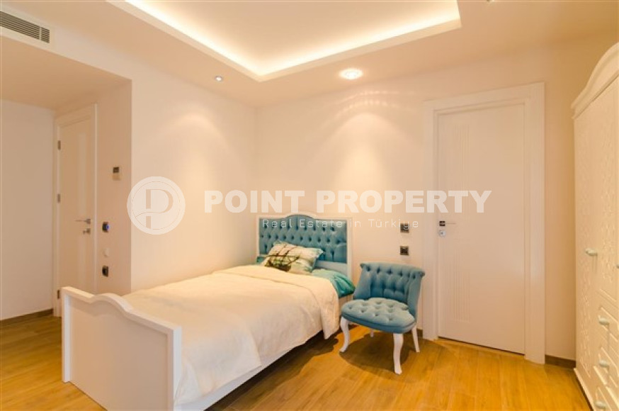 Элитная недвижимость в Алании: шикарная трехэтажная вилла 5+1, 520м², в уникальной резиденции в Конаклы.-id-1663-фото-38