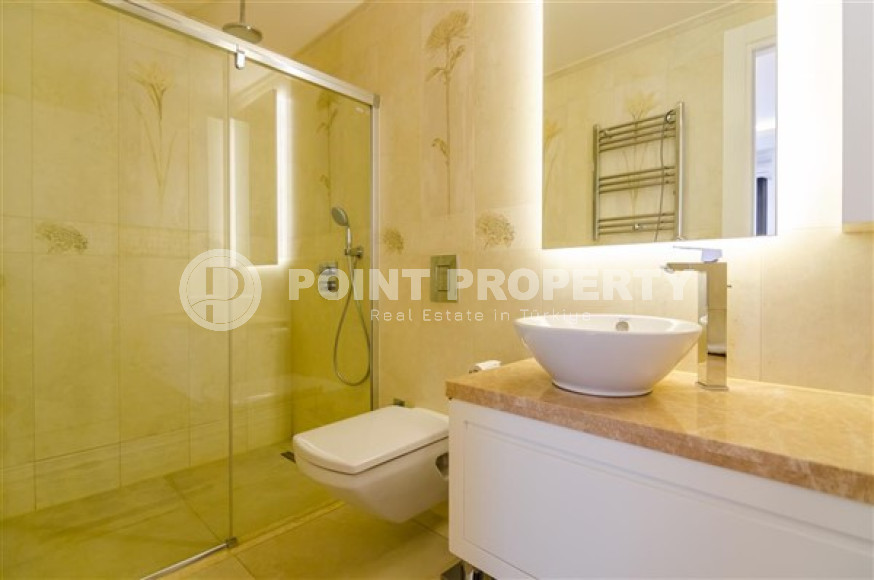 Элитная недвижимость в Алании: шикарная трехэтажная вилла 5+1, 520м², в уникальной резиденции в Конаклы.-id-1663-фото-40