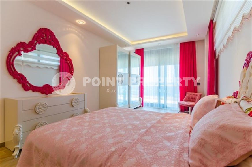 Элитная недвижимость в Алании: шикарная трехэтажная вилла 5+1, 520м², в уникальной резиденции в Конаклы.-id-1663-фото-45