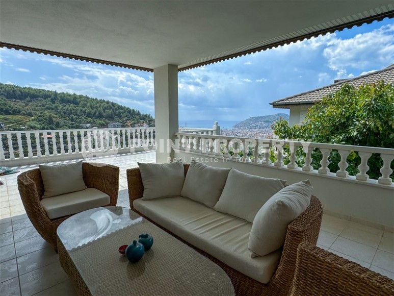 Трехэтажная вилла с невероятными видами на море-id-8464-фото-13