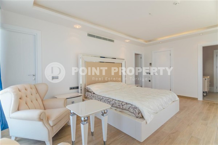 Элитная недвижимость в Алании: шикарная трехэтажная вилла 5+1, 520м², в уникальной резиденции в Конаклы.-id-1663-фото-64