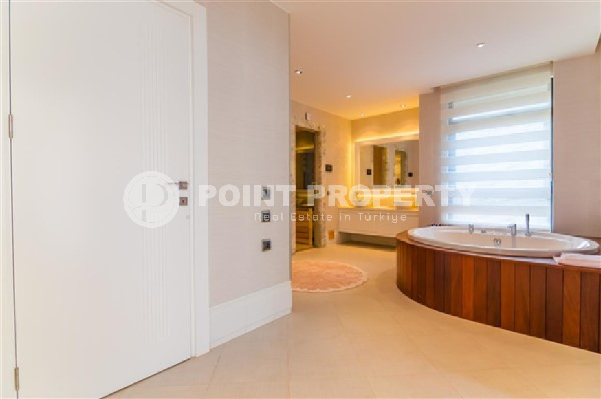 Элитная недвижимость в Алании: шикарная трехэтажная вилла 5+1, 520м², в уникальной резиденции в Конаклы.-id-1663-фото-66