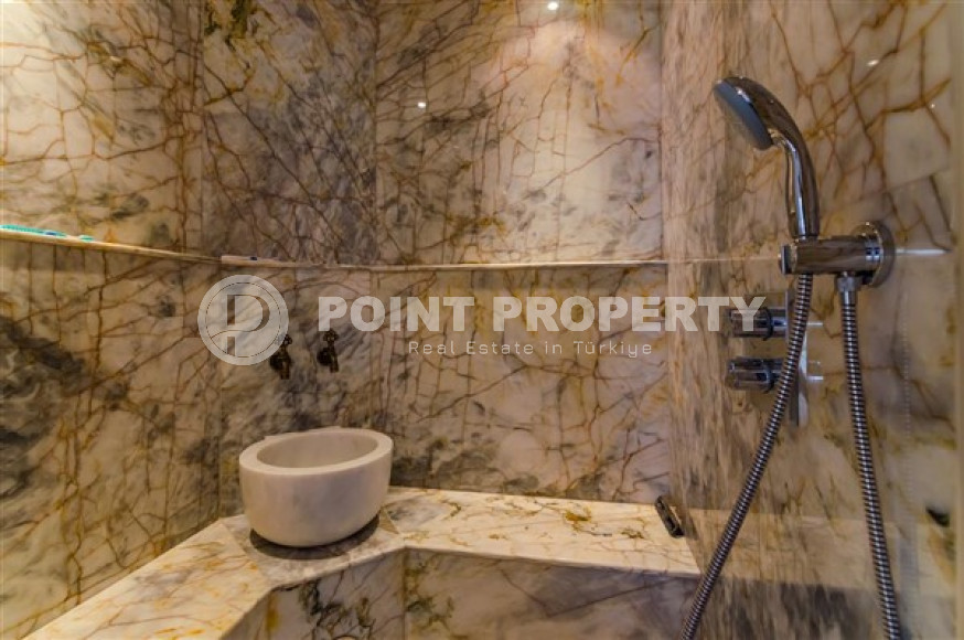 Элитная недвижимость в Алании: шикарная трехэтажная вилла 5+1, 520м², в уникальной резиденции в Конаклы.-id-1663-фото-69