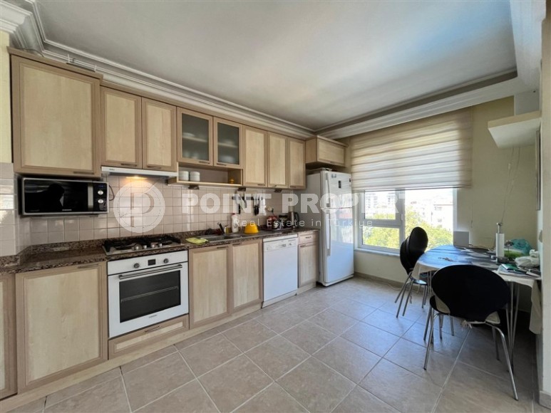 Квартира 1+1 в центре Алании с открытым видам на горы-id-8472-фото-2