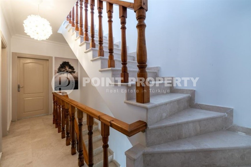 Современная вилла с мансардой и зелёным садом в Конаклы-id-8477-photo-19