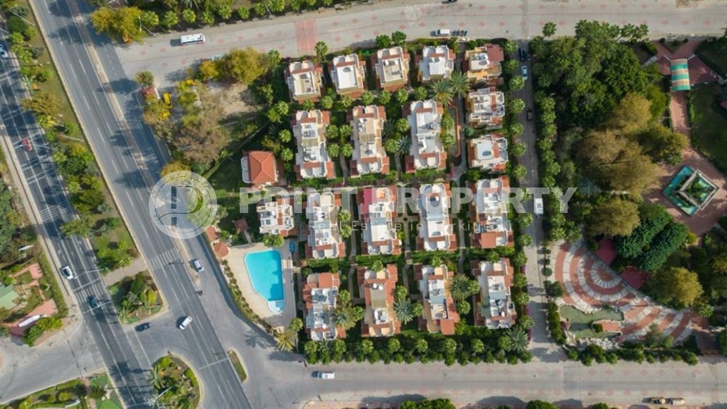 Современная вилла с мансардой и зелёным садом в Конаклы-id-8477-photo-21