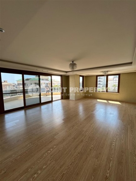 Современная квартира на 3 этаже в Джикджилли, 280 м²-id-8496-фото-2