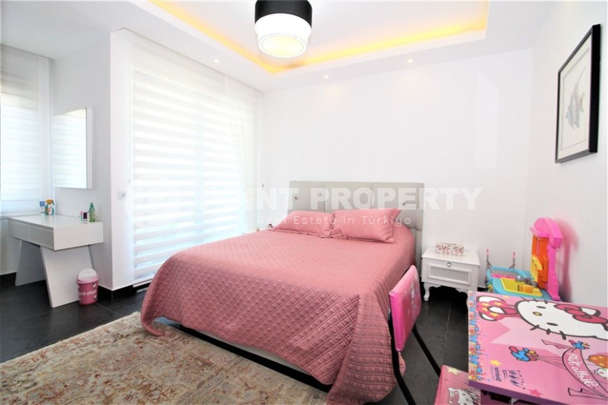 Потрясающий дуплекс 300 м², на первой береговой линии в Кестеле-id-8501-фото-11