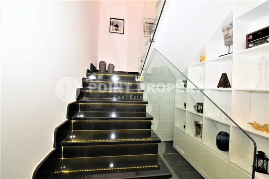 Потрясающий дуплекс 300 м², на первой береговой линии в Кестеле-id-8501-фото-14