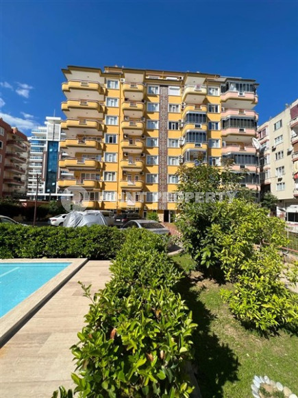 Large two bedroom apartment, 125m², in a cozy complex with a swimming pool, by the sea in Mahmutlar, Alanya-id-1675-photo-12