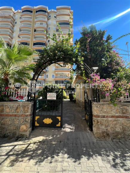 Large three-room apartment, 135m², near the Tuesday market in Mahmutlar, Alanya, 250m from the sea-id-1680-photo-2