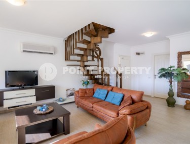 Apartment 3+1 with good repair in Kargicak area-id-8692-photo-2