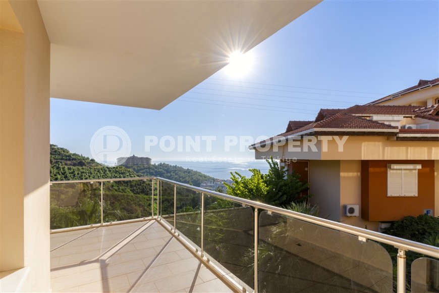 Двухуровневая квартира с красивым видом на море и горы в районе Каргыджак-id-8694-фото-7