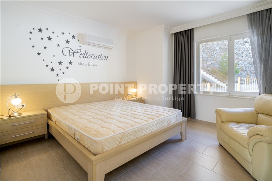 Двухуровневая квартира с красивым видом на море и горы в районе Каргыджак-id-8694-фото-9