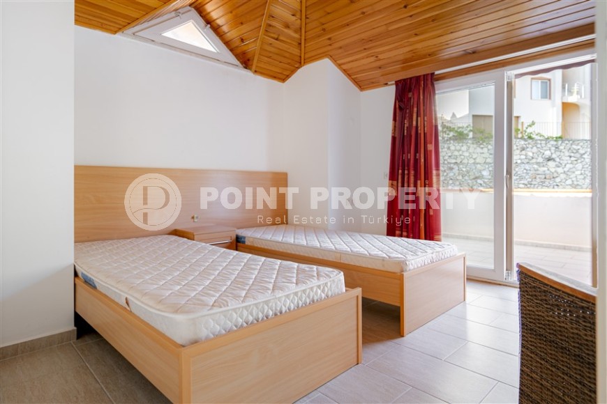 Двухуровневая квартира с красивым видом на море и горы в районе Каргыджак-id-8694-фото-10