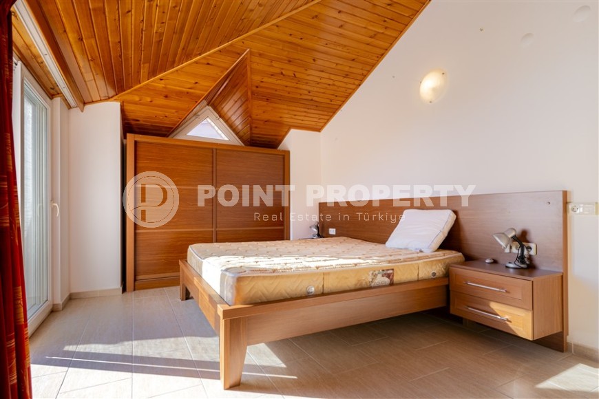 Двухуровневая квартира с красивым видом на море и горы в районе Каргыджак-id-8694-фото-11