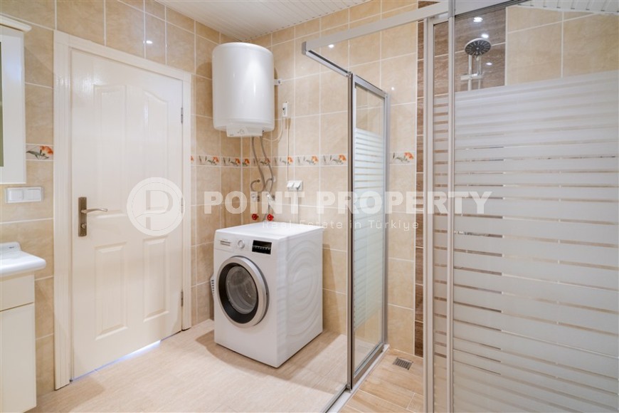 Двухуровневая квартира с красивым видом на море и горы в районе Каргыджак-id-8694-фото-12